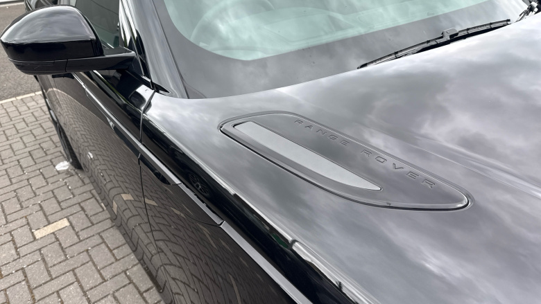 Land Rover Range Rover Velar 2.0 D200 MHEV Belgravia Edition 5dr Auto Diesel Estate